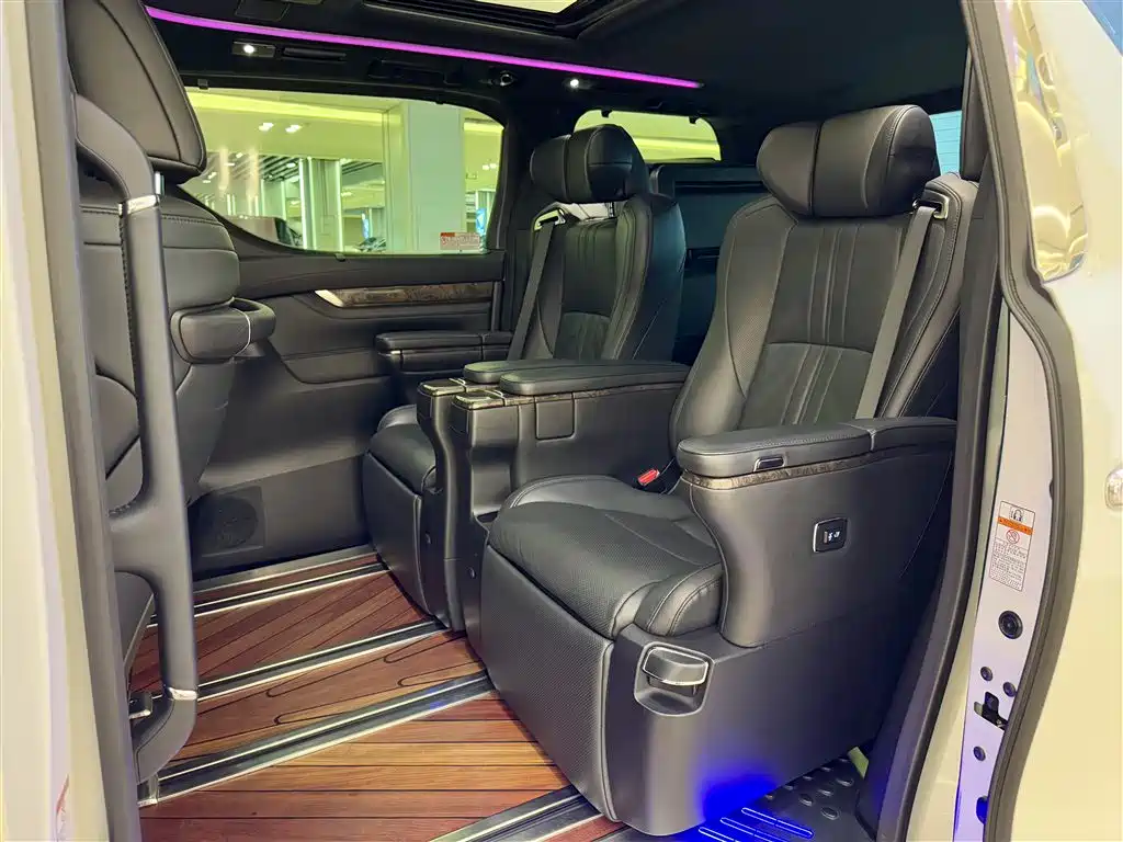 Toyota Vellfire 2021 Crown Hybrid 2.5L HV Premium Edition фото 25