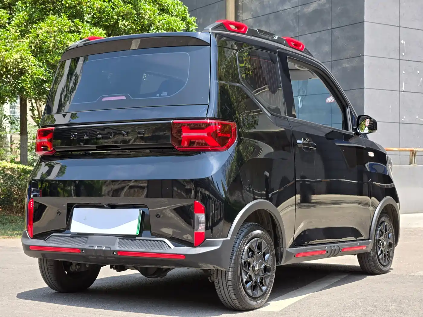 WULING AUTOMOBILE HONGGUANG MINIEV