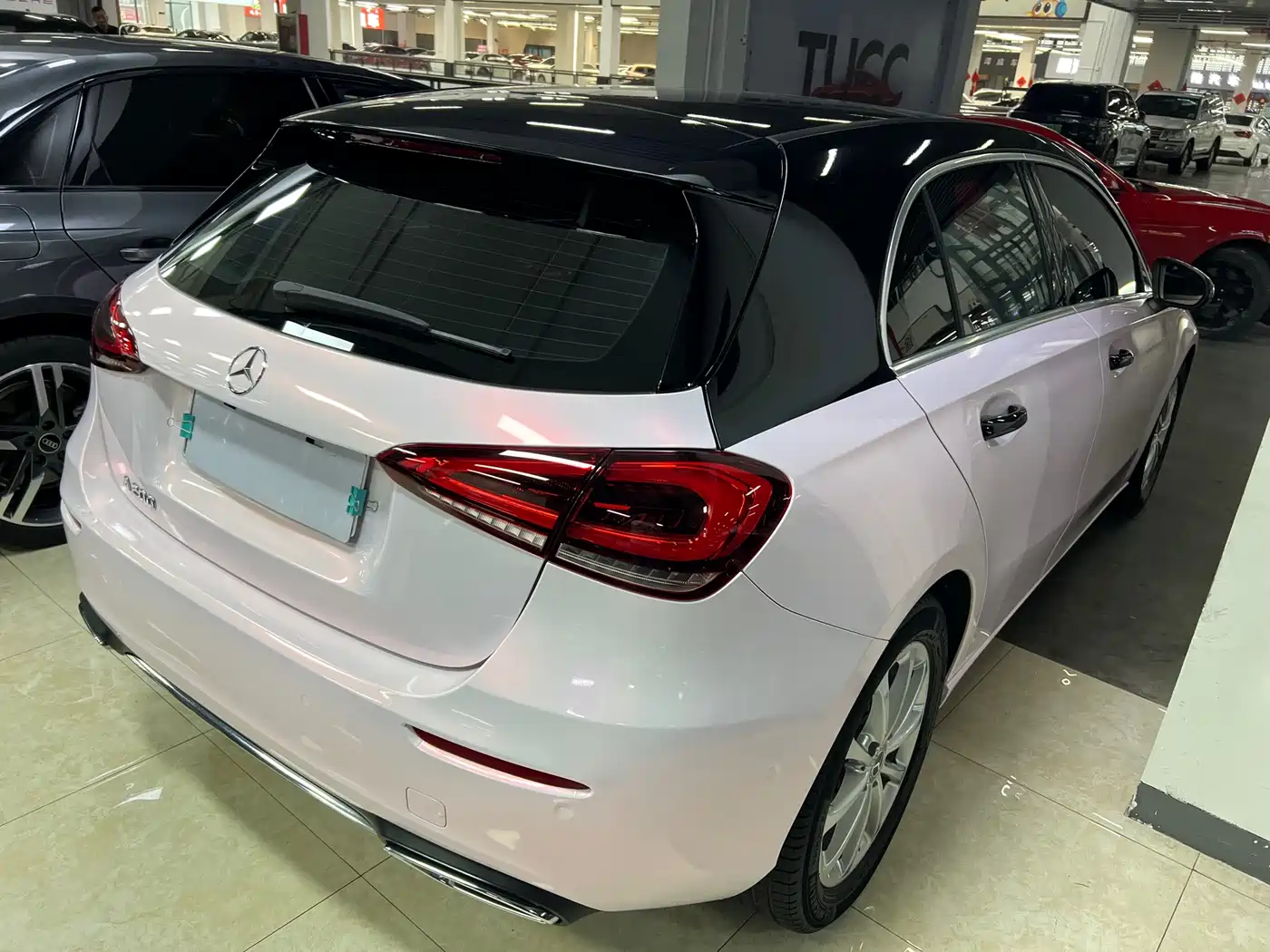 Mercedes-Benz A-Class (Import) 2019 A 200 Fashion Version фото 16