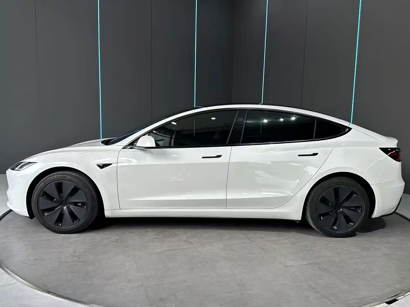 Tesla Model 3 2026 2025 Model Year Facelift Long Range All-Wheel Drive