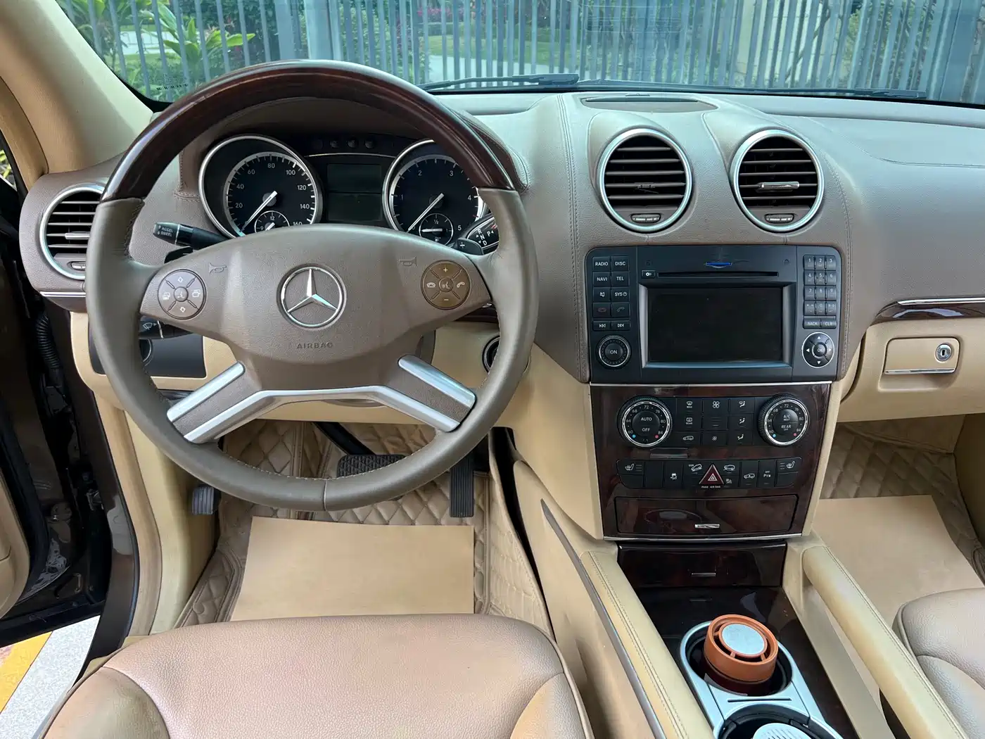 Mercedes-Benz GL-Class фото 12