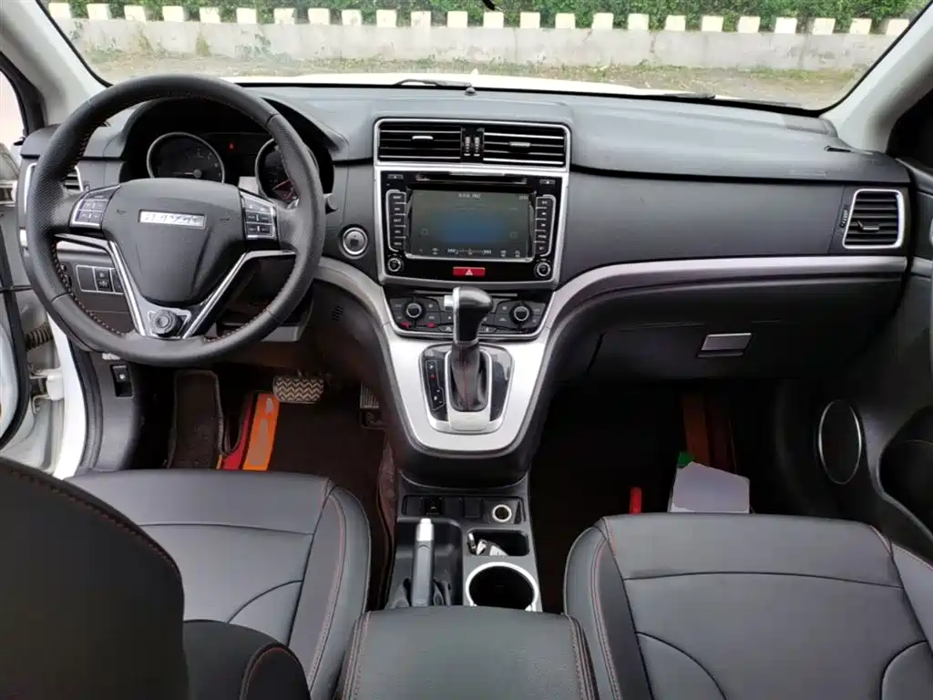Haval M6 2017 1.5T Automatic 2WD Premium фото 9