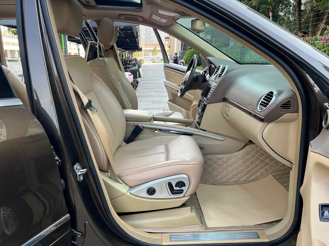 Mercedes-Benz GL-Class фото 8