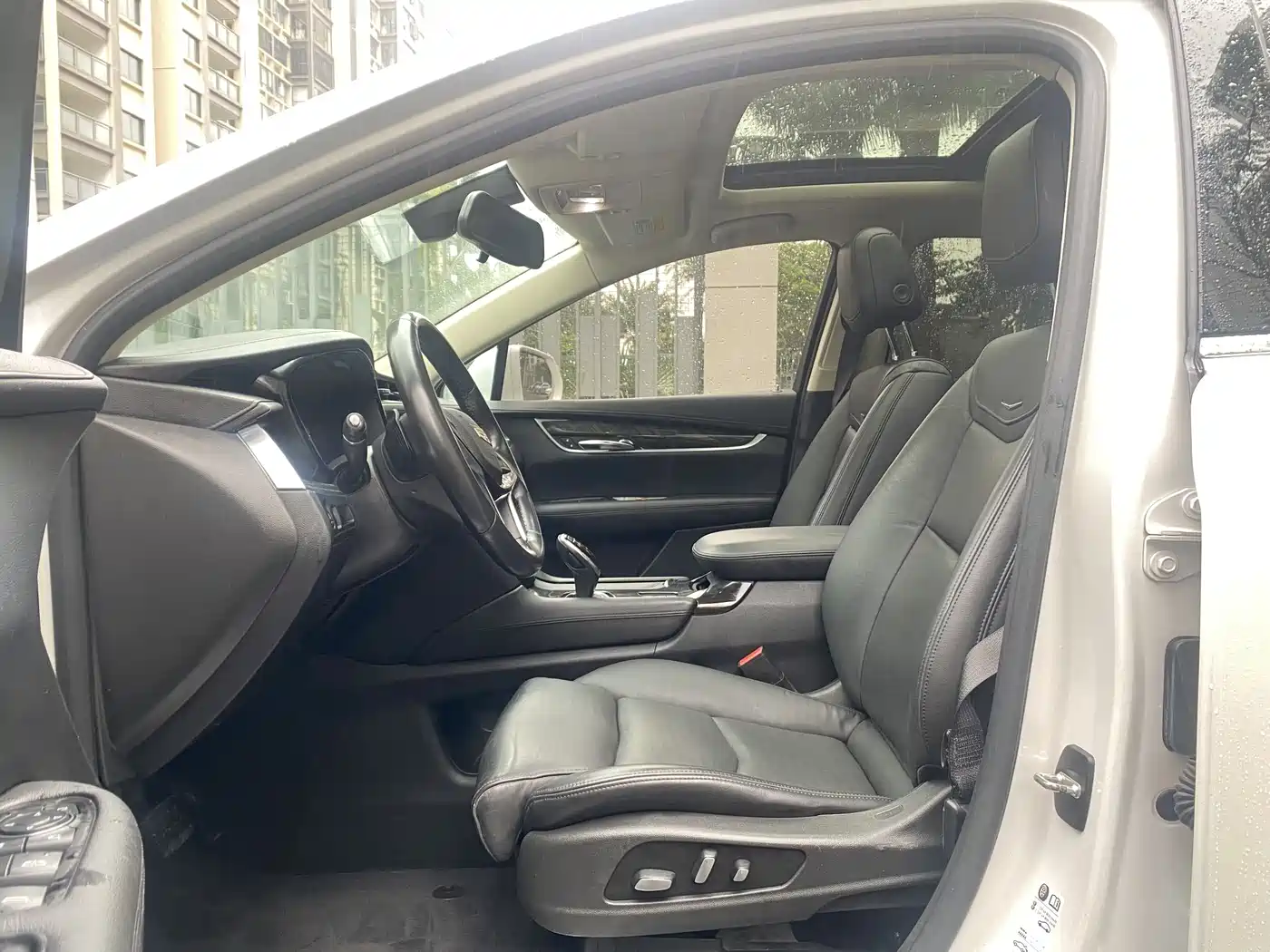 Cadillac XT5 2017 Anniversary Edition 28T 4WD Luxury фото 5