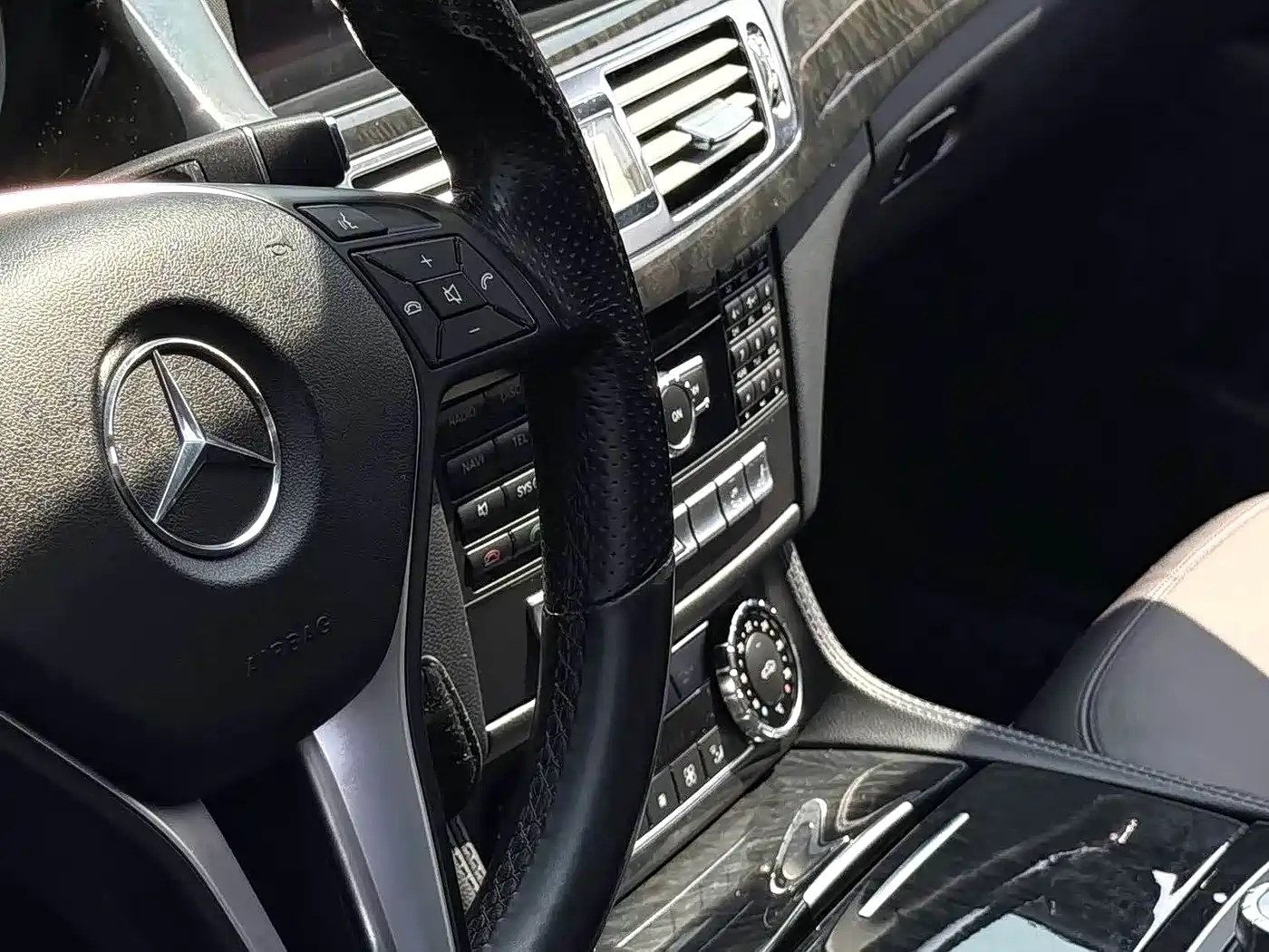 Mercedes-Benz CLS 2012 CLS 300 CGI фото 8
