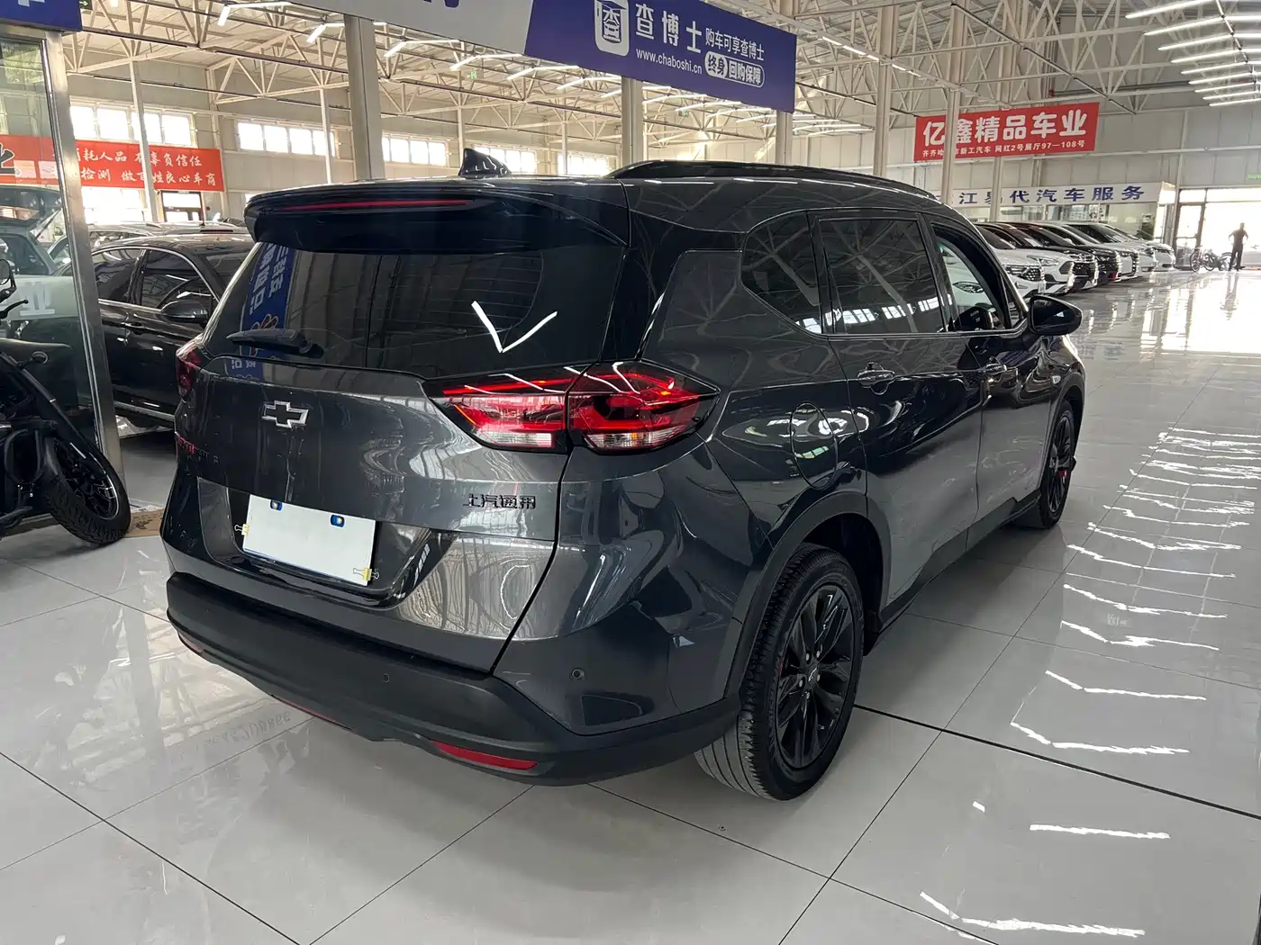 Chevrolet Orlando 2023 2020 Mild Hybrid Redline 530T Automatic Premium Edition (5+2 seater)
