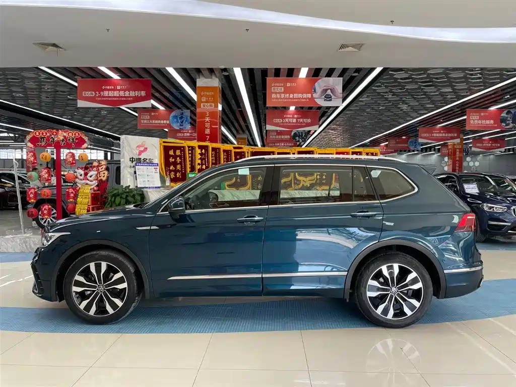 Volkswagen Tiguan L 2022 330TSI Auto 2WD R-Line Premium Edition фото 4