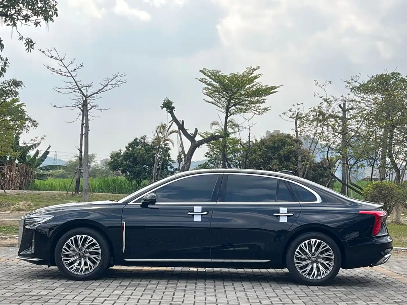 Hongqi H5 2023 2.0T Auto Smart Connect Flag Comfort фото 23