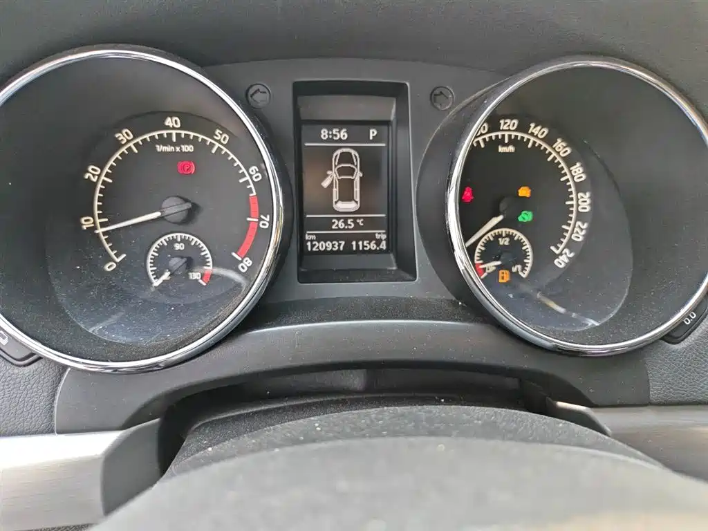 Škoda Yeti 2014 1.8TSI DSG Polar Edition фото 5