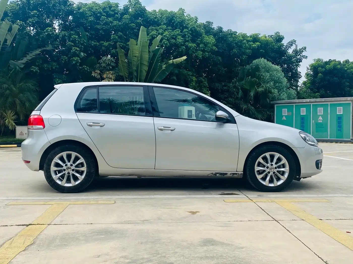 Volkswagen Golf 2010 1.4TSI Automatic Luxury фото 10