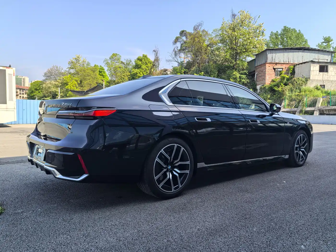 BMW 7 Series 2023 Model 735Li M Sport Package фото 11