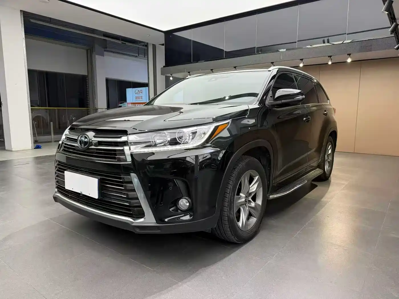 TOYOTA HIGHLANDER