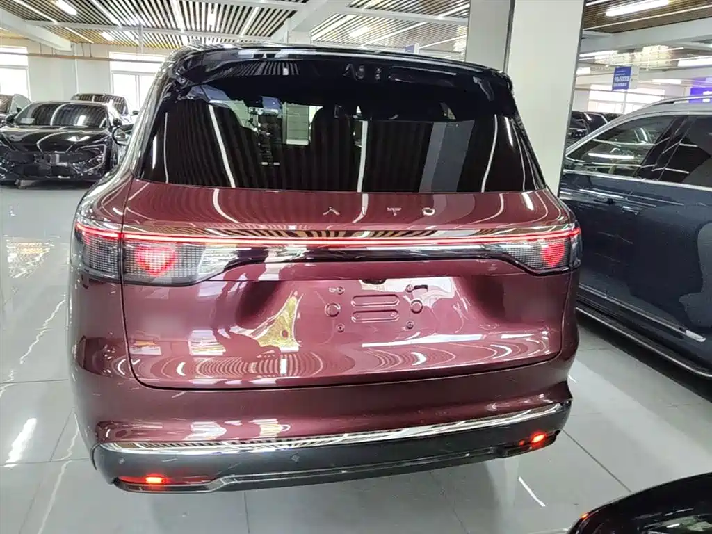 AITO Wenjie AITO M8 2025 Model Extended Range Ultra Edition 53.4kWh 5-Seater фото 4
