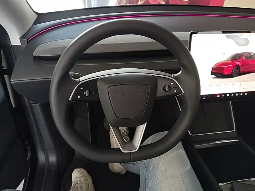 Фото 11 - Tesla Model Y