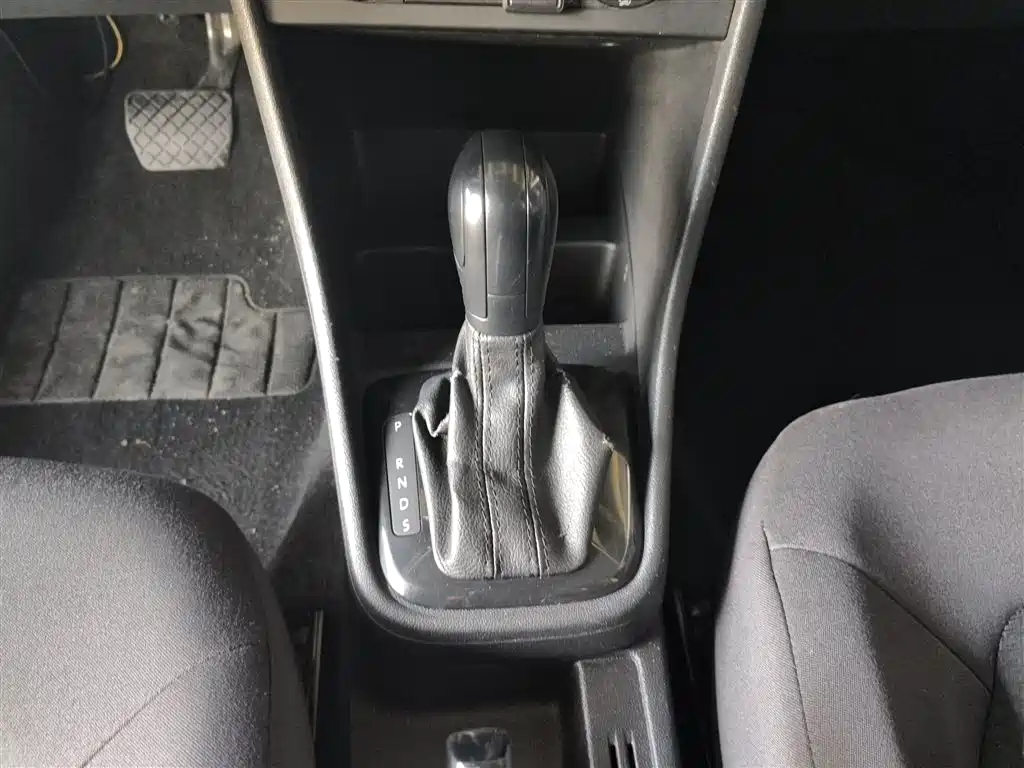 Volkswagen Santana 2015 1.6L Automatic Trend Edition фото 14