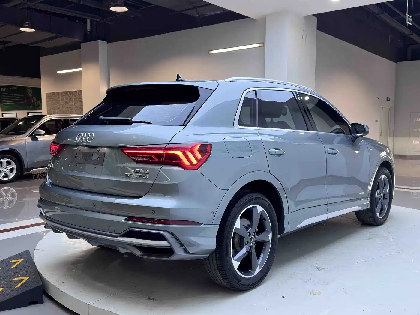 Audi Q3 2022 35 TFSI Fashion Dynamic фото 7