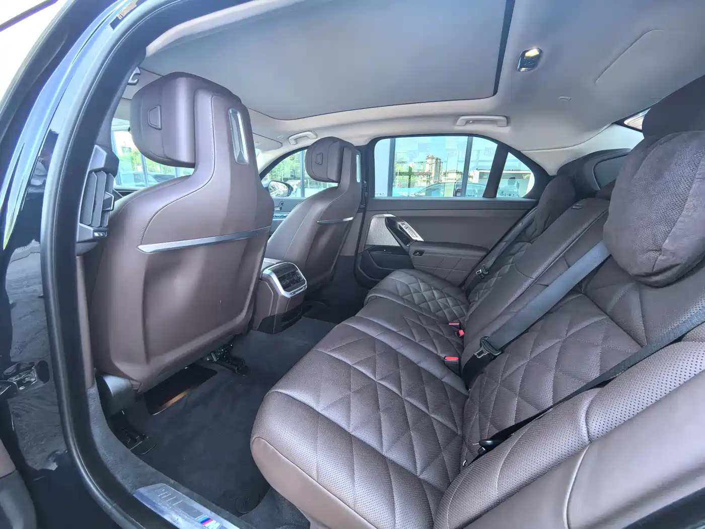 BMW 7 Series 2023 Model 735Li M Sport Package фото 7