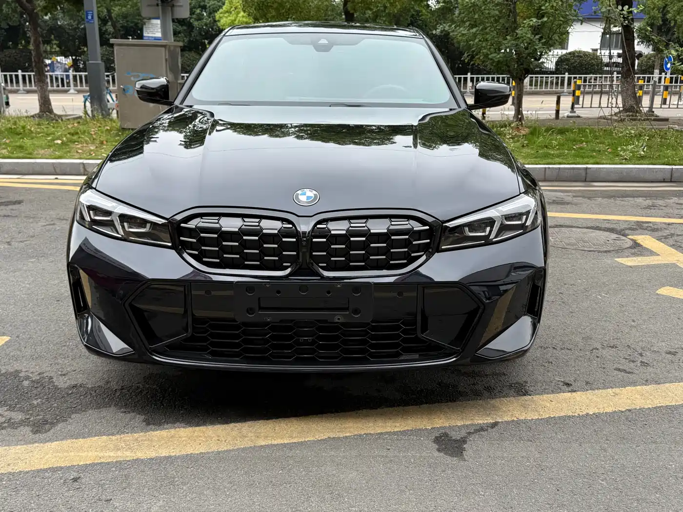 BMW 3 Series 2023 325i M Sport Black Night Package фото 2