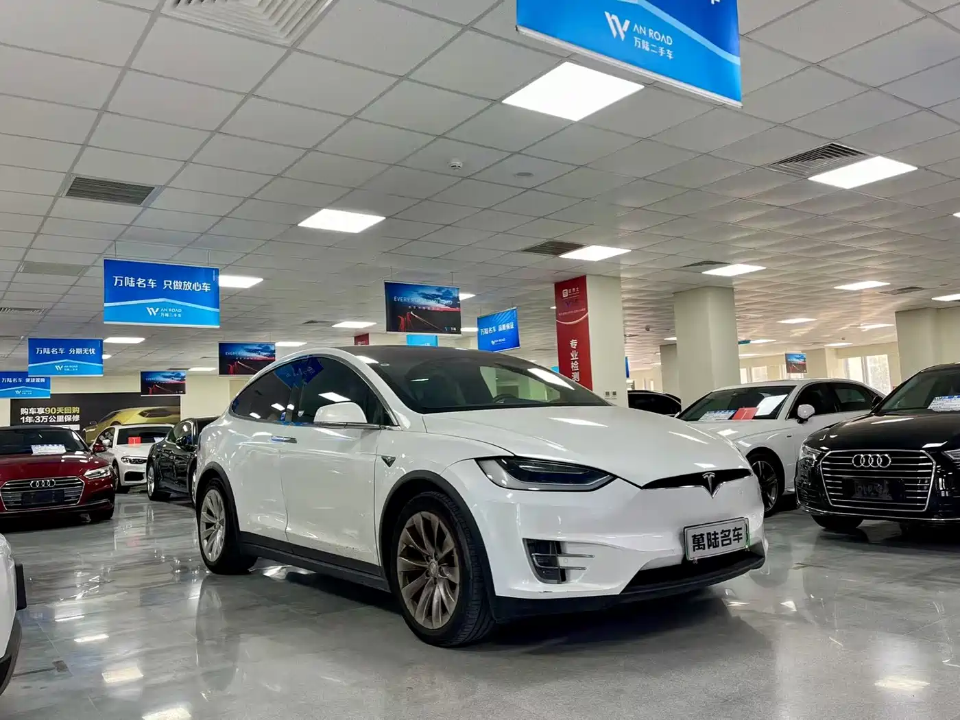 TESLA MODEL X