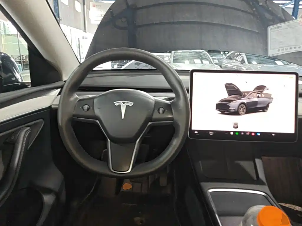 Фото 15 - Tesla Model Y