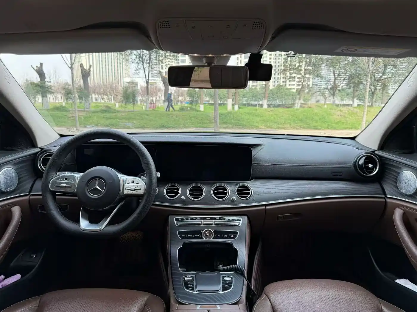 Mercedes-Benz E-Class 2020 E 300 L Luxury Model фото 5