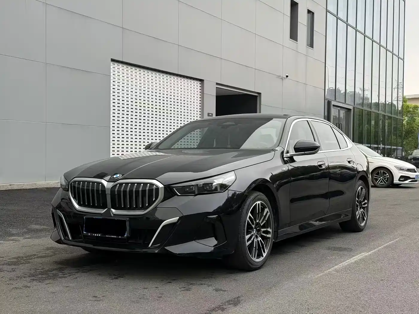 BMW 5 Series 2024 525Li M Sport Package