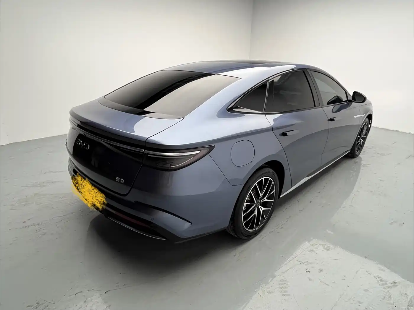 BYD Seal 2024 Glory Edition DM-i 1.5L 121km Luxury фото 4