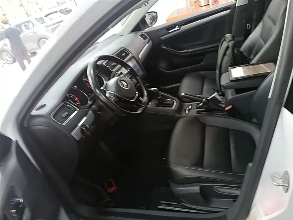 Volkswagen Sagitar 2017 180TSI Auto Exclusive Edition фото 15