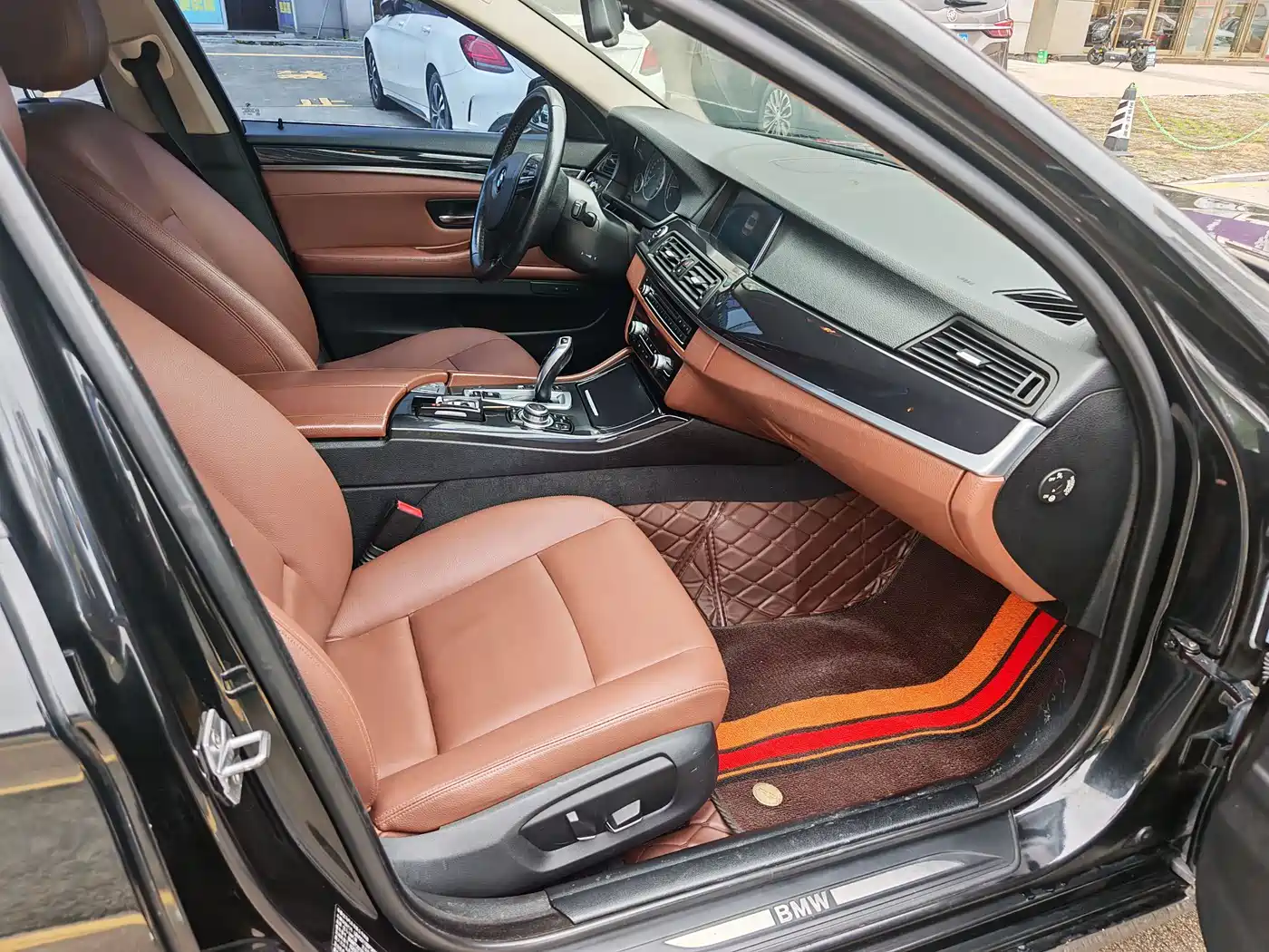 BMW 5 Series 2014 520Li Elegance фото 7