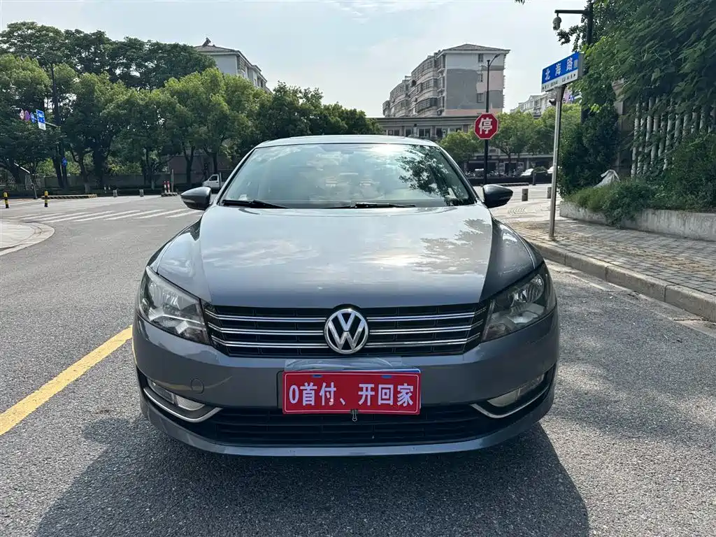 Volkswagen Passat 2011 1.4TSI DSG Prestige Edition фото 2