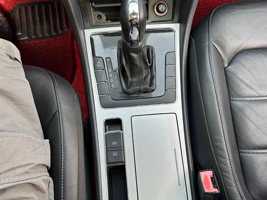 Volkswagen Passat 2011 1.4TSI DSG Prestige Edition фото 16