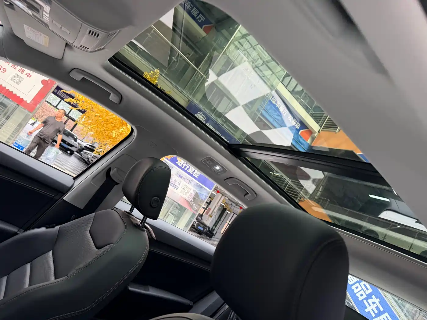 Volkswagen Tharu 2022 280TSI FWD Luxury Edition фото 7