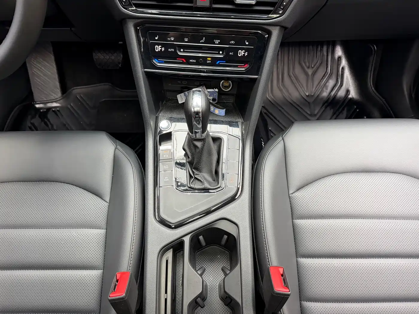 Volkswagen Tharu 2022 280TSI FWD Luxury Edition фото 14