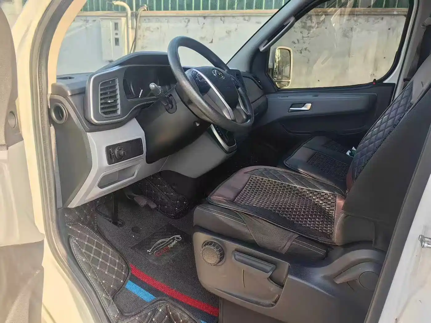 SAIC MAXUS XINTU EV80