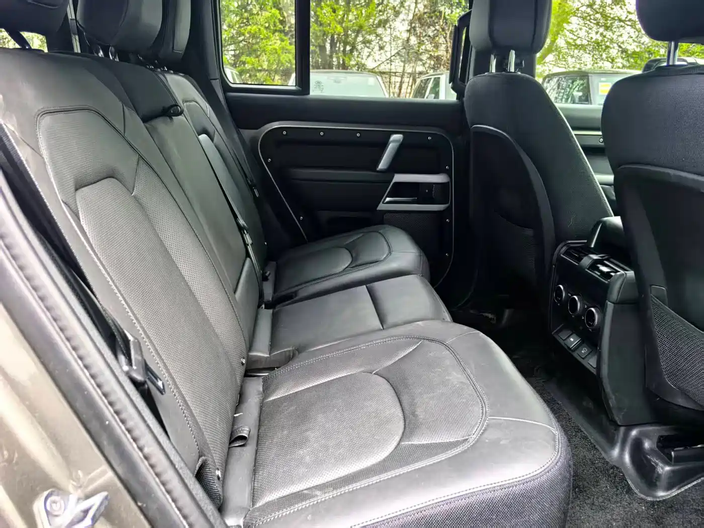 Land Rover Defender 2025 110 3.0T P400 X фото 12