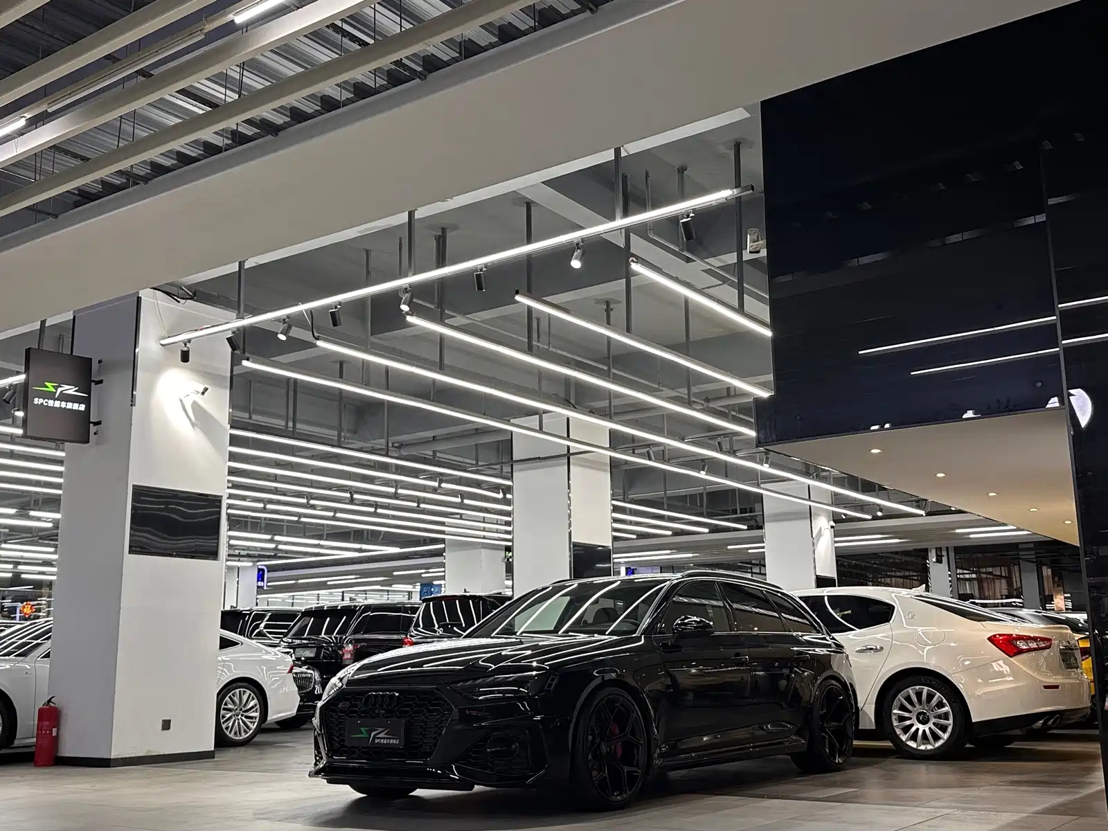 Фото 3 - Audi RS 4