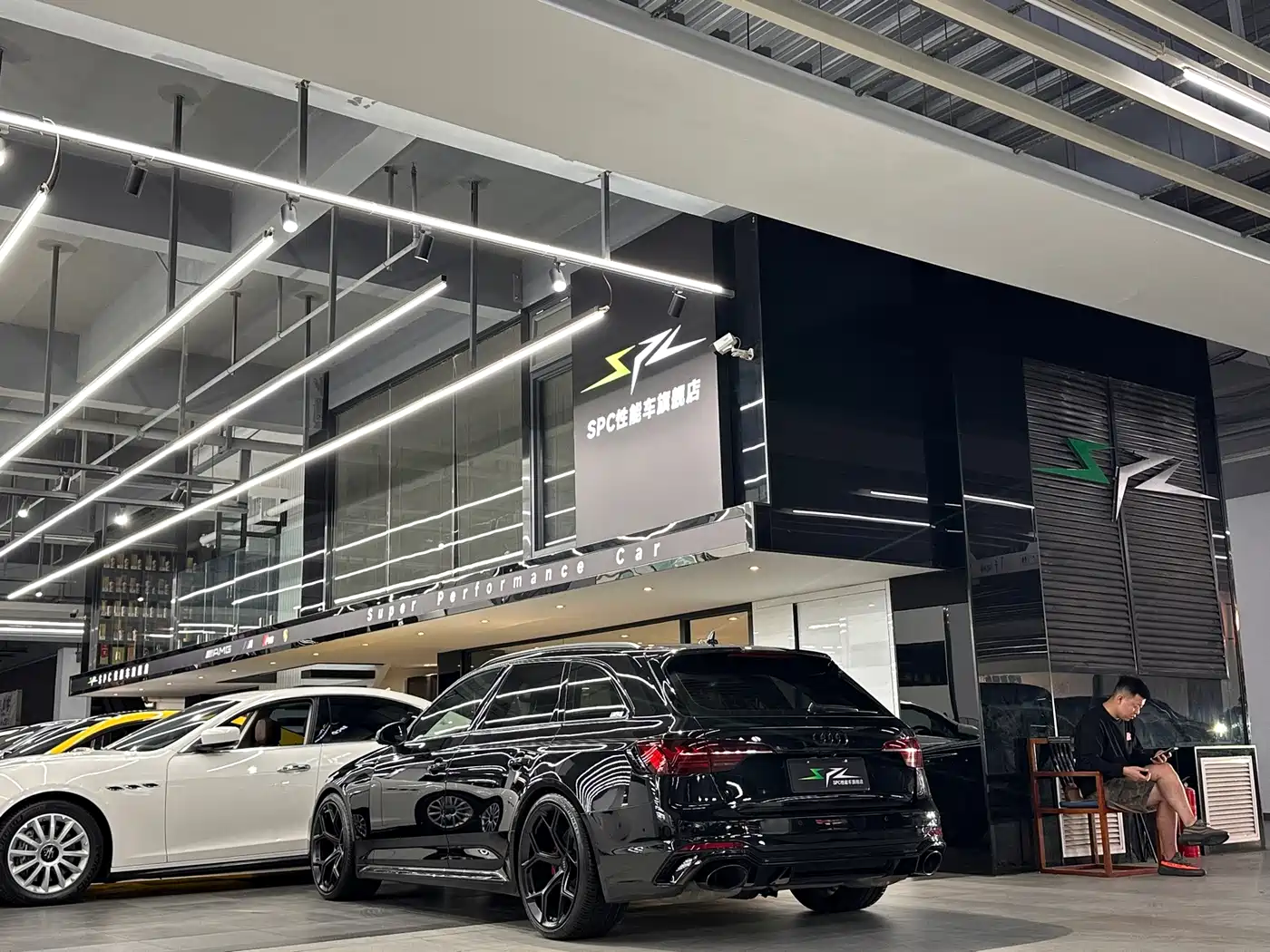 Audi RS 4 2022 2022 RS4 Avant Obsidian Edition