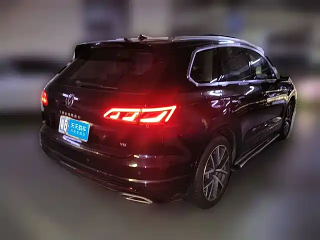 Volkswagen Touareg 2021 3.0TSI R-Line Classic Sport Package — фото 2