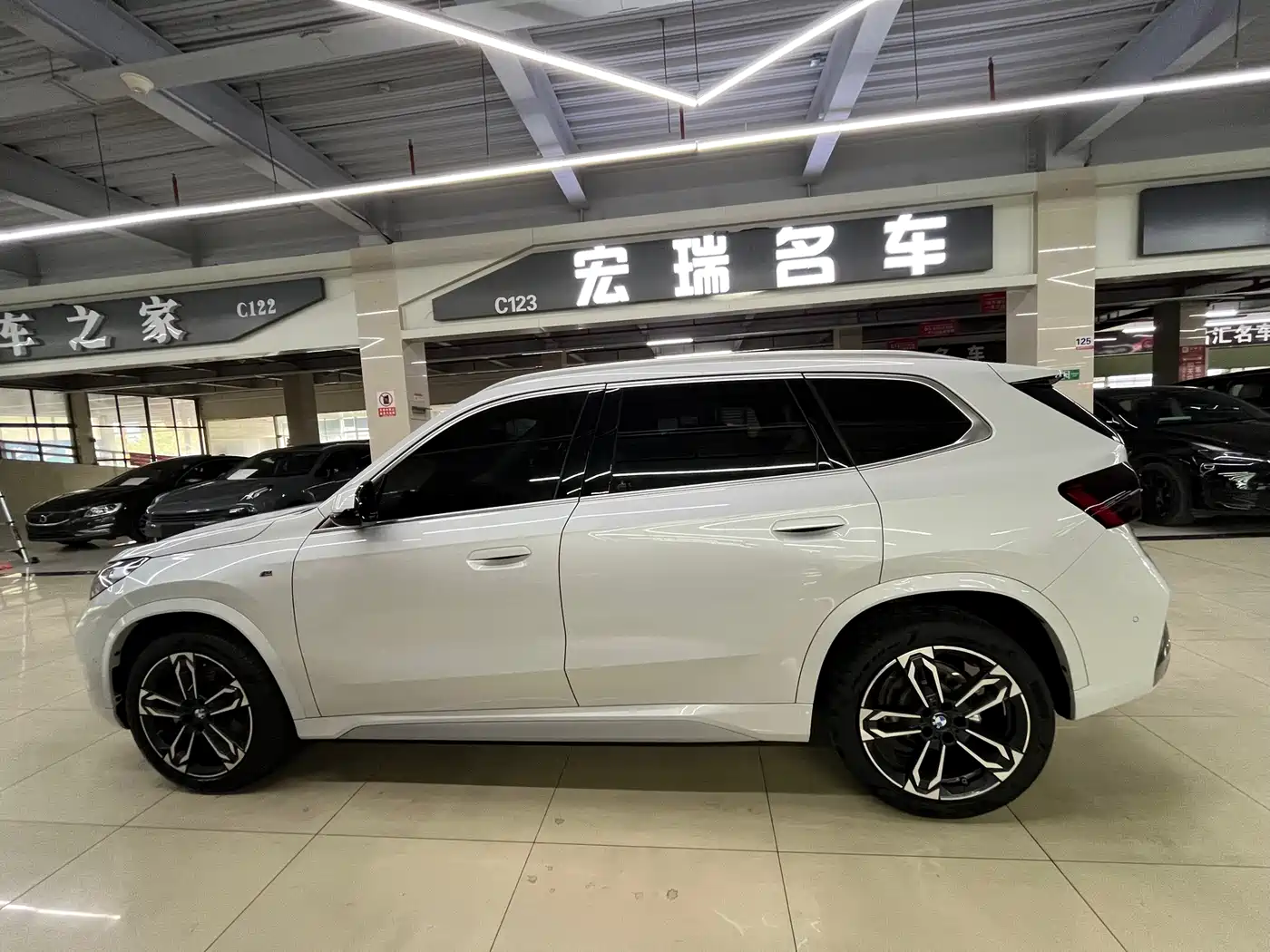 BMW X1 2025 sDrive25Li M Sport Package фото 4