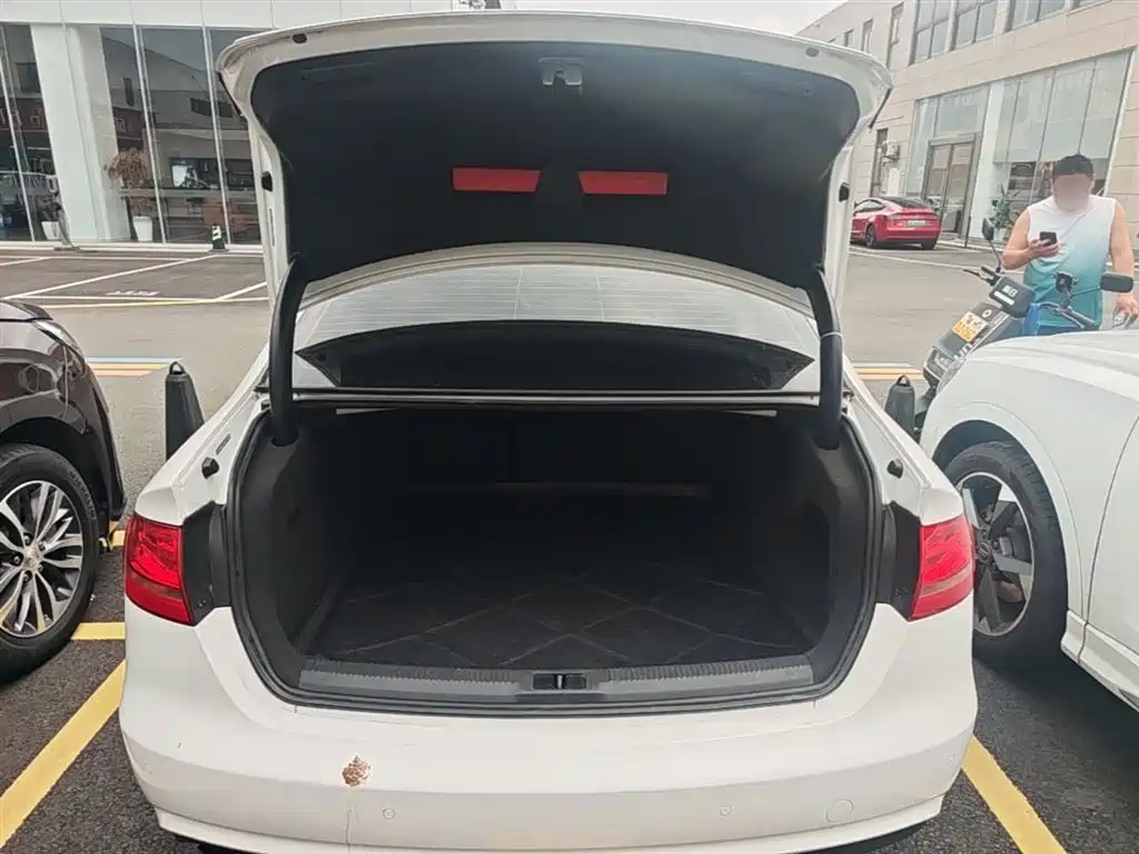 Audi A4L 2013 30 TFSI Automatic Comfort фото 19