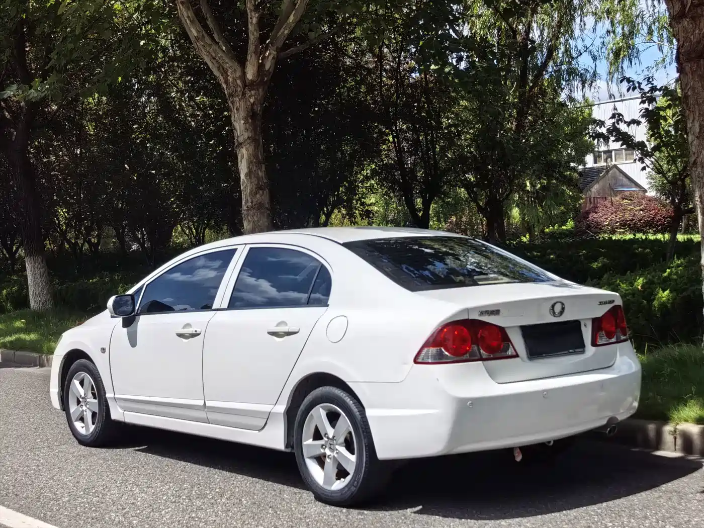 CIIMO CIIMO 2014 2012 1.8L Manual