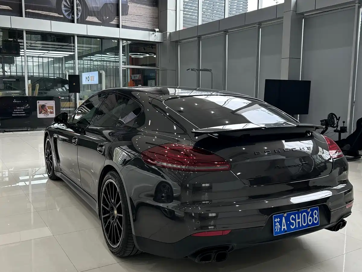 Porsche Panamera 2012 Panamera GTS 4.8L фото 6