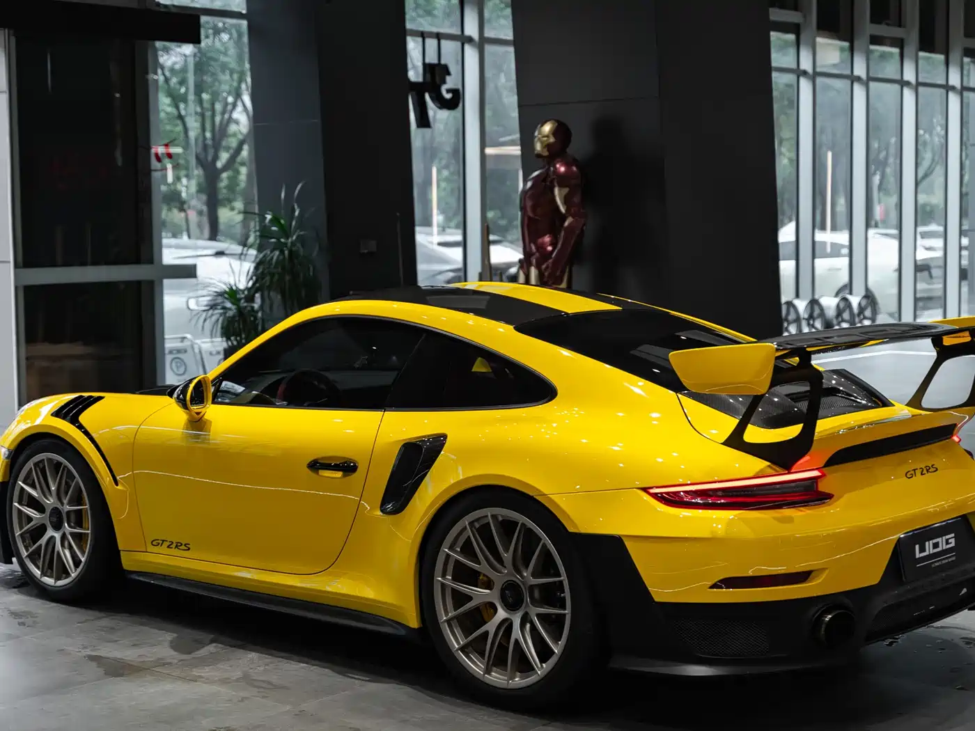 Porsche 911 2018 GT2 RS 3.8T фото 4