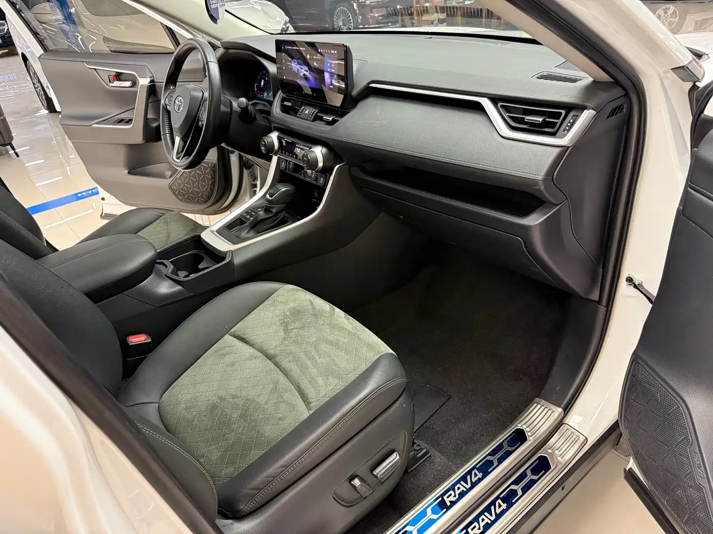 TOYOTA RAV4 RONGFANG