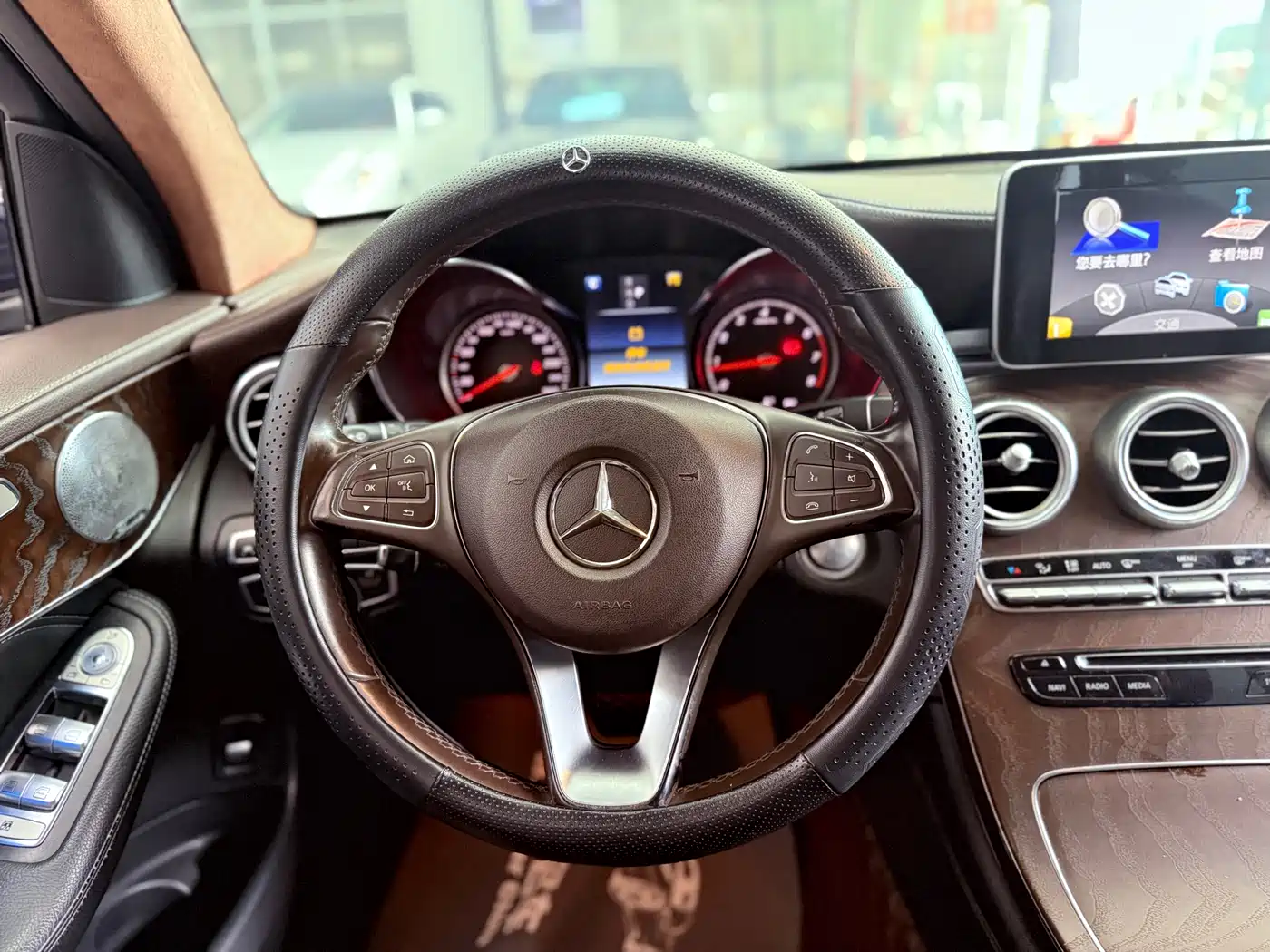 Mercedes-Benz GLC 2017 GLC 300 4MATIC Dynamic фото 11