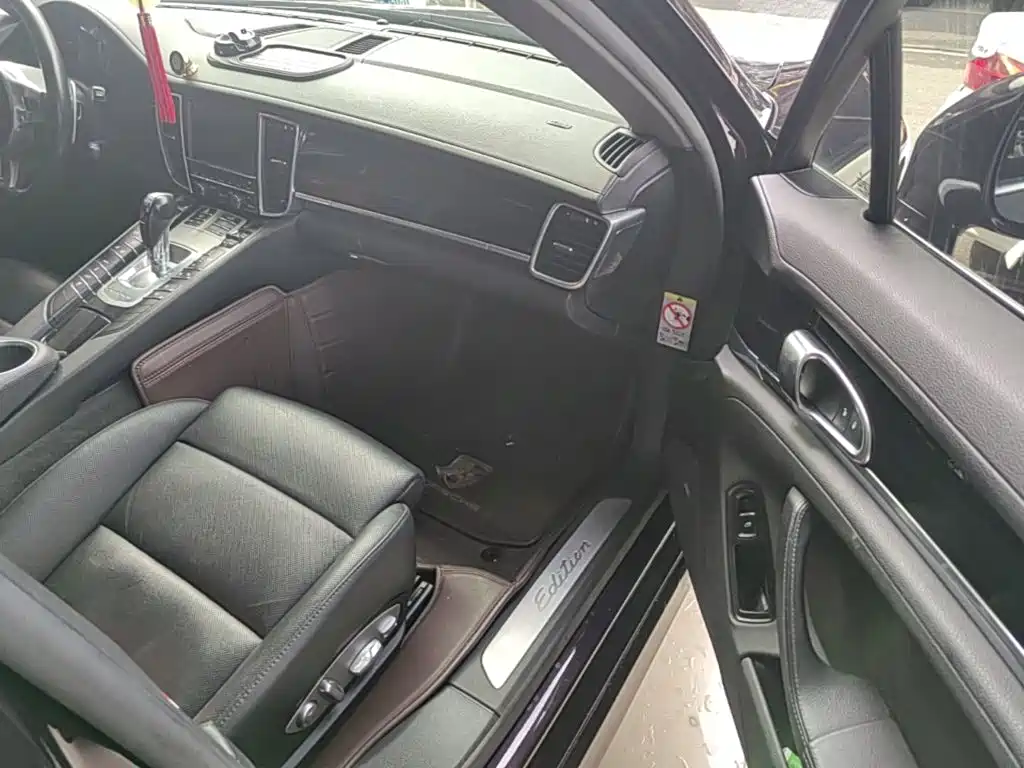 Фото 11 - Porsche Panamera