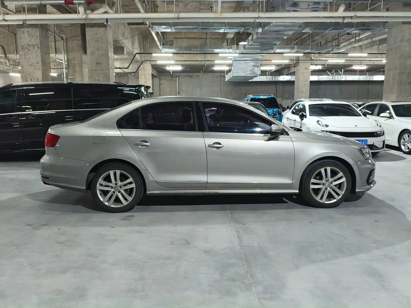 Volkswagen Sagitar 2018 280TSI DSG Spark Edition фото 4