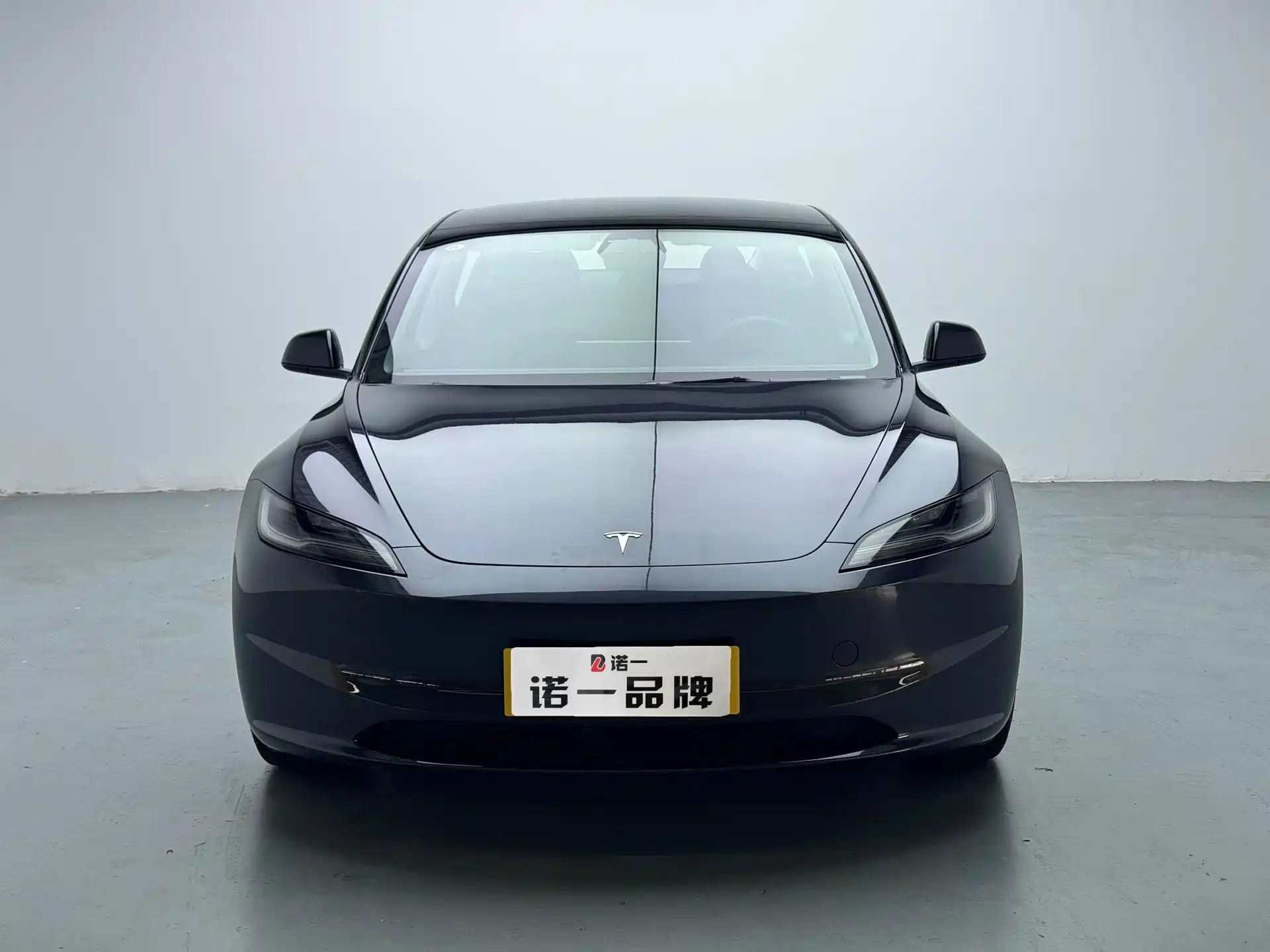 Фото 2 - Tesla Model 3