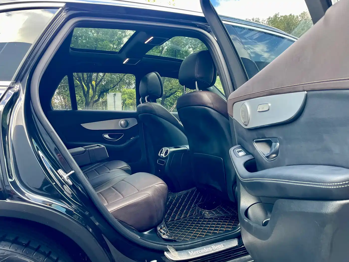 Mercedes-Benz GLC 2022 Model GLC 260 L 4MATIC Dynamic Edition фото 6