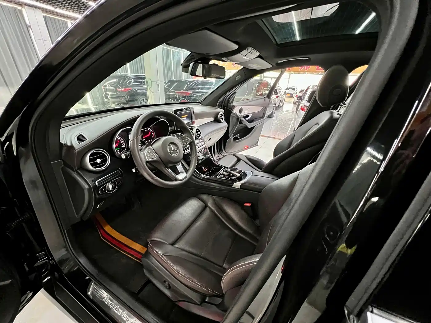 Mercedes-Benz GLC 2017 GLC 200 4MATIC фото 9